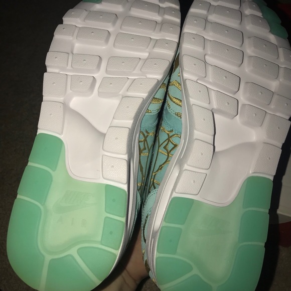 Women’s air max ultra Paris 6.5 - Picture 6 of 8